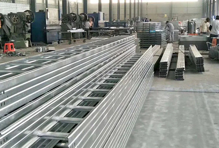 1.5 - tipo resistenza della scala di 2.5mm della corrosione di Tray Galvanised Steel Cable Tray del cavo