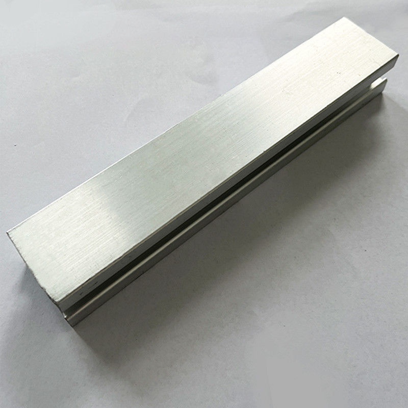 Rotaie di montaggio del pannello solare della lega di alluminio 1.2mm sul tetto 1.4kn/M2 del metallo