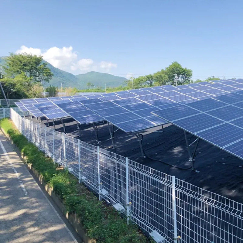 Sistema di montaggio solare a terra in alluminio regolabile resistenza alla corrosione per installazione solare