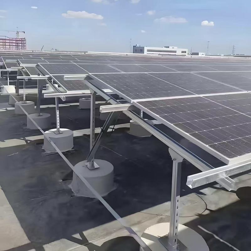 Brackets per il montaggio sul tetto di pannelli solari adatti a tetti metallici che offrono una rapida installazione e supporto per sistemi di energia solare commerciali