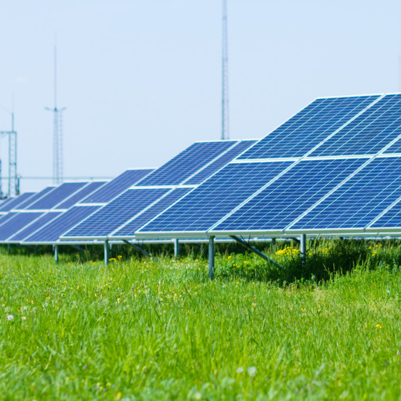 Staffe di montaggio solare a terra per impieghi gravosi con supporto robusto per grandi impianti e applicazioni su scala industriale