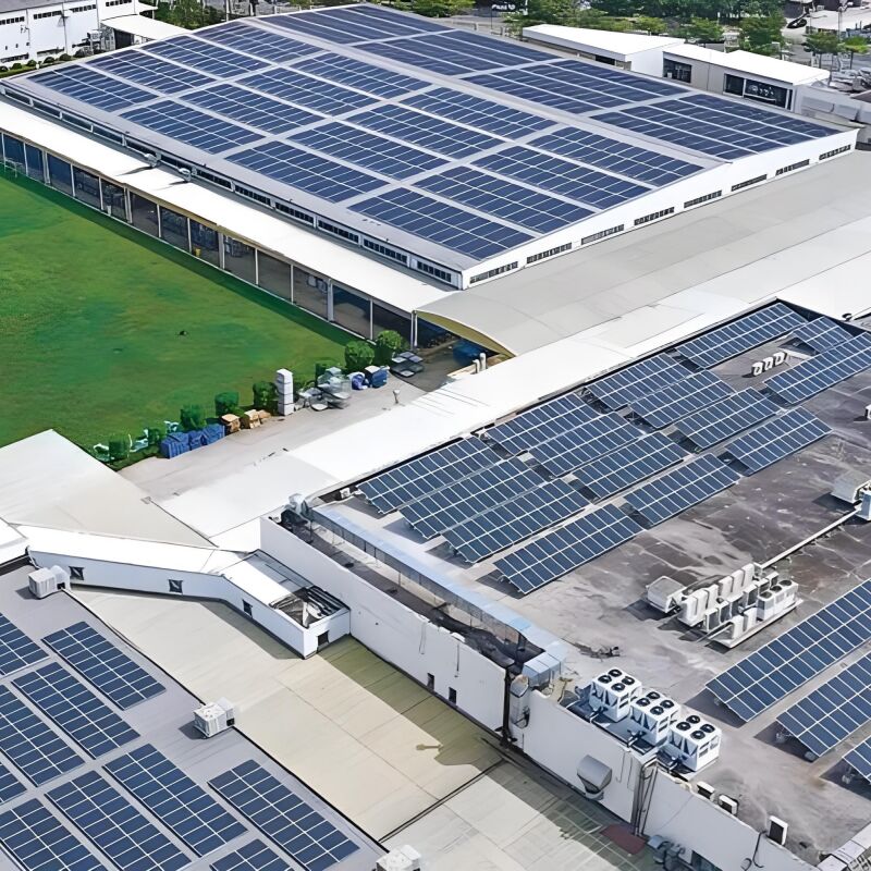 Staffe di montaggio per tetto con pannelli solari che forniscono un sistema di supporto per pannelli solari con minima penetrazione del tetto e processo di installazione rapido