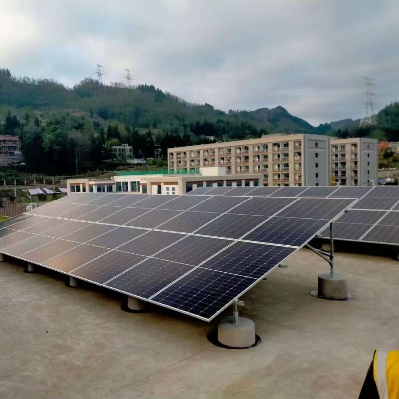 Brackets di montaggio del tetto dei pannelli solari personalizzabili per telai di metallo a bassa pendenza piatta, telai di telai inclinati e strutture di tetto complesse