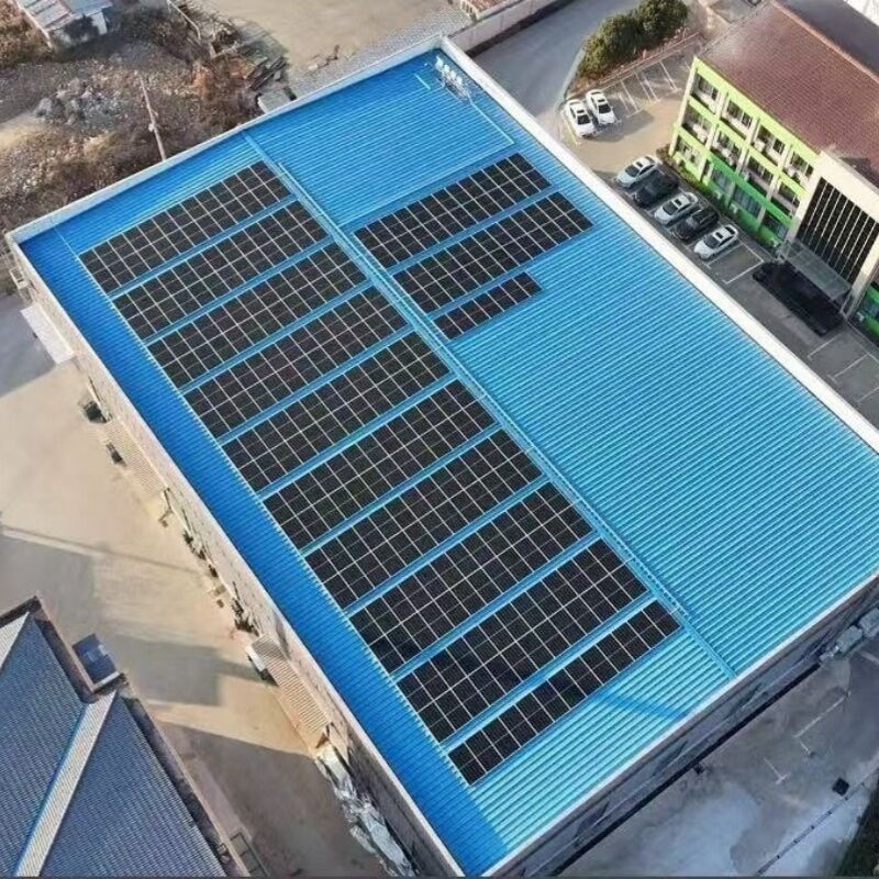 Sistemi di montaggio solare per tetti a piastrelle che offrono soluzioni di installazione rapide