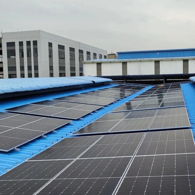 Supporti di montaggio per il tetto di pannelli solari di alluminio anodizzato durevole per impianti solari a tetto piatto a cemento e asfalto a tiglia